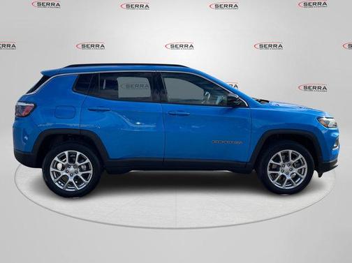 2024 Jeep Compass Latitude Lux