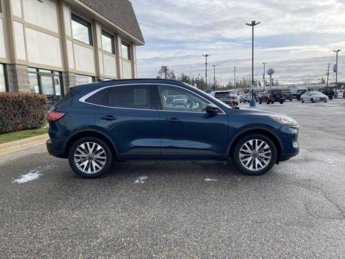 2020 Ford Escape Titanium