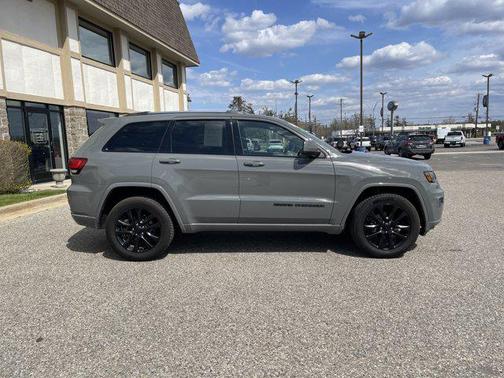 Sting-Gray Clearcoat 2020 Jeep Grand Cherokee Altitude