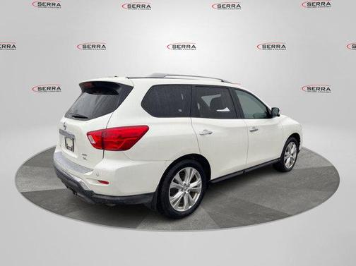 2018 Nissan Pathfinder SL