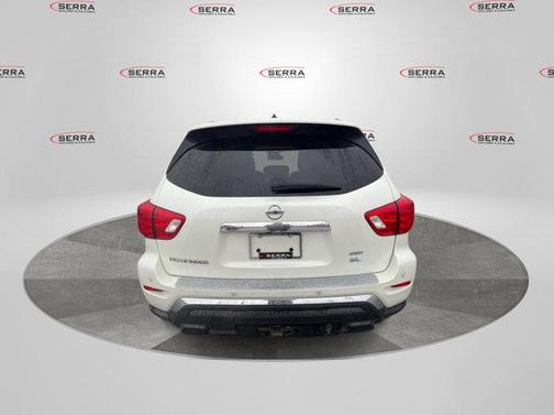 2018 Nissan Pathfinder SL