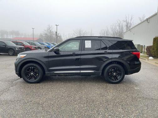 Black 2022 Ford Explorer XLT