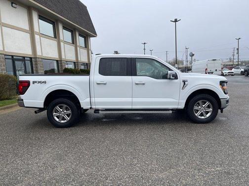 .White 2025 Ford F-150 XLT