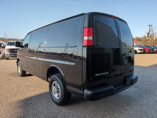 2021 Chevrolet Express 2500 RWD 2500 Regular Wheelbase WT