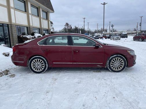 2016 Volkswagen Passat 1.8T SE