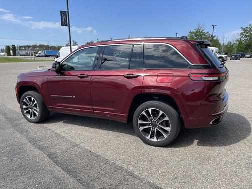 Velvet Red Pearlcoat 2023 Jeep Grand Cherokee Overland
