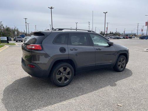Granite Crystal Metallic Clearcoat 2017 Jeep Cherokee North