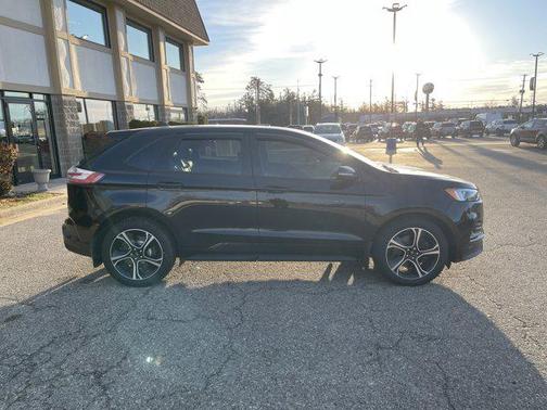 2021 Ford Edge ST