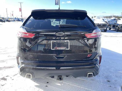 Black 2021 Ford Edge ST