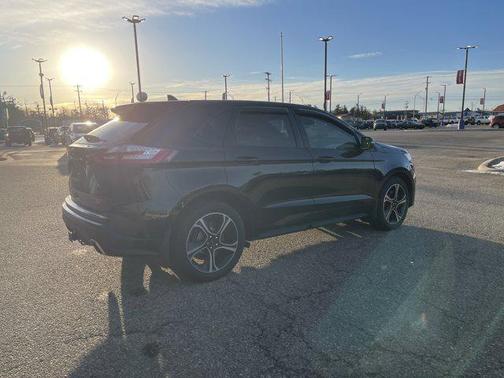 2021 Ford Edge ST