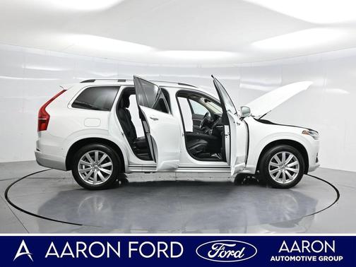 2019 Volvo XC90 T6 Momentum