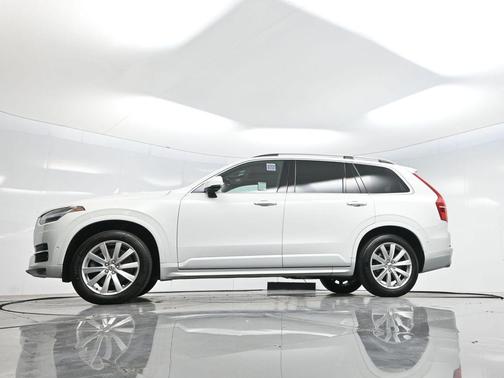 2019 Volvo XC90 T6 Momentum