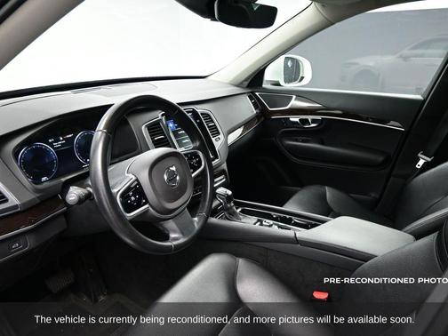 2019 Volvo XC90 T6 Momentum