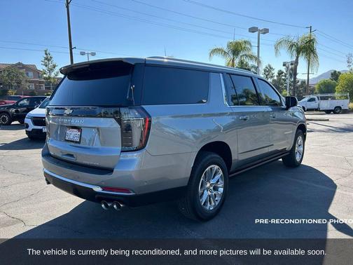 2025 Chevrolet Suburban Premier