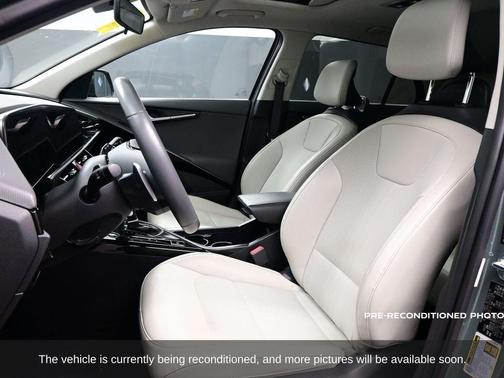 2023 Kia Niro EX Touring