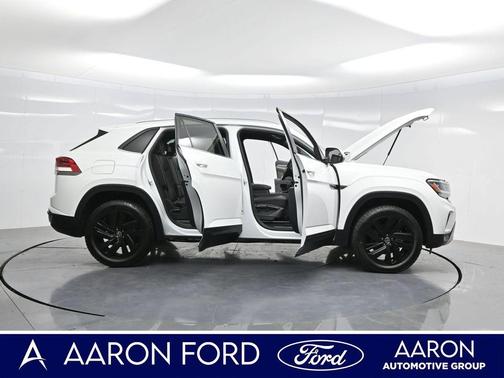 2022 Volkswagen Atlas Cross Sport 2.0T SE w/Technology