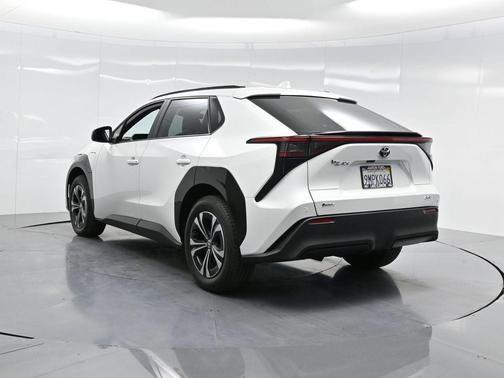 2024 Toyota bZ4X XLE