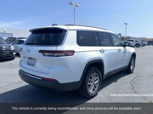 2022 Jeep Grand Cherokee L Laredo
