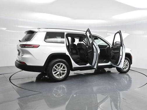 2022 Jeep Grand Cherokee L Laredo
