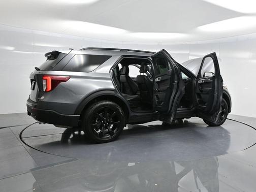 2024 Ford Explorer ST-Line