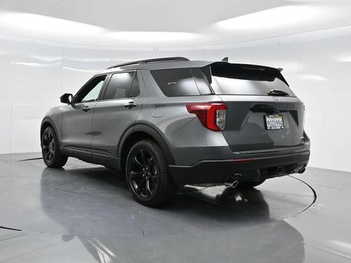 2024 Ford Explorer ST-Line