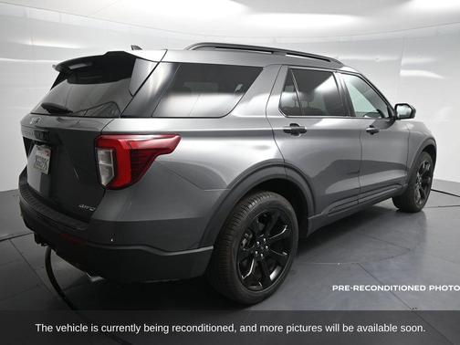 2024 Ford Explorer ST-Line