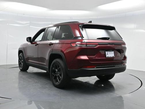 2024 Jeep Grand Cherokee Laredo