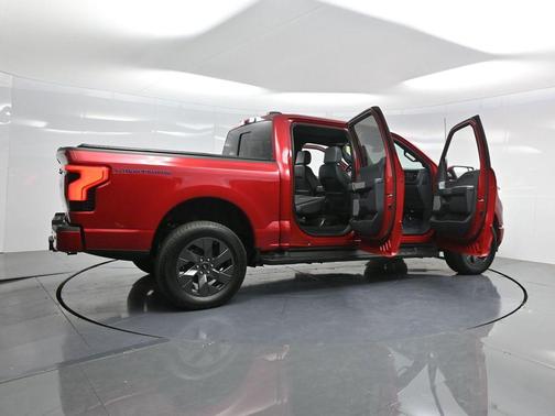2024 Ford F-150 Lightning LARIAT