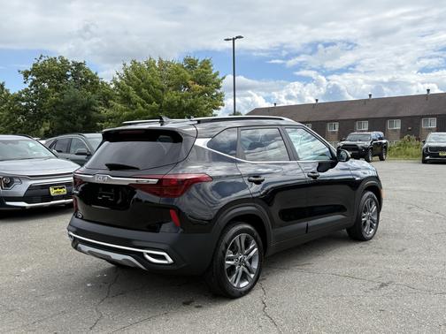 2023 Kia Seltos S
