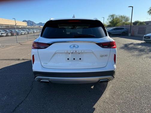 2022 INFINITI QX50 LUXE AWD