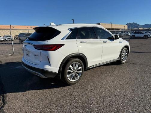 2022 INFINITI QX50 LUXE AWD