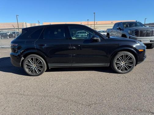2022 Porsche Cayenne Platinum Edition