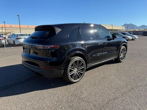 2022 Porsche Cayenne Platinum Edition