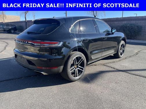 Photo 3 of 20 of 2021 Porsche Macan