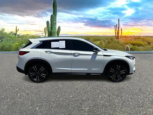 2022 INFINITI QX50 LUXE