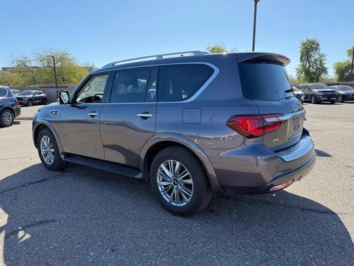 2024 INFINITI QX80 Luxe