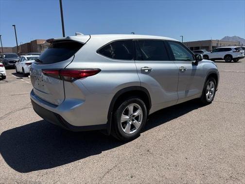 2021 Toyota Highlander LE