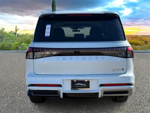 2026 INFINITI QX80 Luxe
