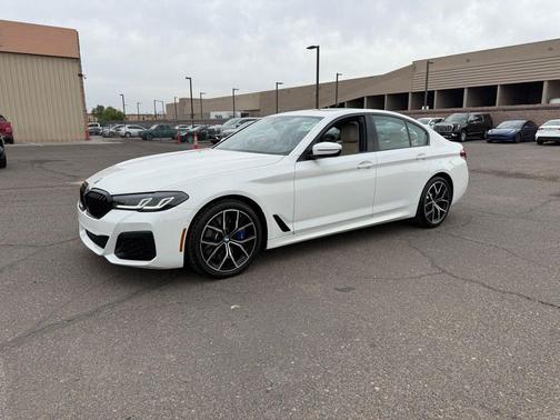 Alpine White 2023 BMW 540 i xDrive