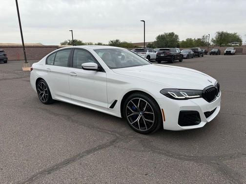 Alpine White 2023 BMW 540 i xDrive