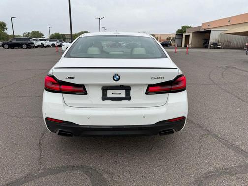Alpine White 2023 BMW 540 i xDrive