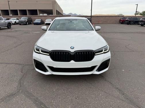 Alpine White 2023 BMW 540 i xDrive