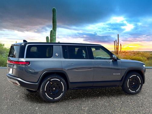 El Cap Granite 2026 Rivian R1S Performance Dual Motor Max Pack