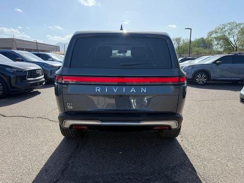 El Cap Granite 2026 Rivian R1S Performance Dual Motor Max Pack