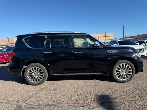 2017 INFINITI QX80 Base