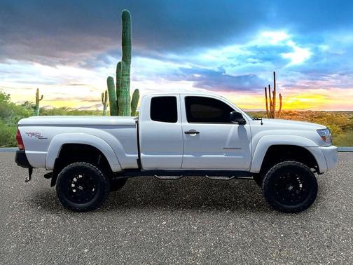 Super White 2006 Toyota Tacoma PreRunner