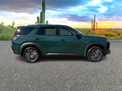 2022 Nissan Pathfinder SL 2WD