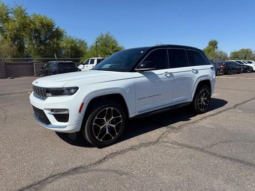 Bright White Clearcoat 2024 Jeep Grand Cherokee Summit