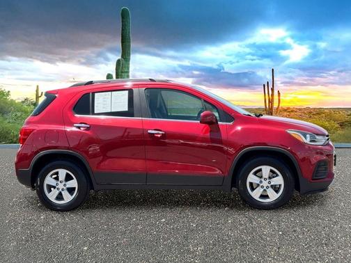 Cajun Red Tintcoat 2018 Chevrolet Trax LT