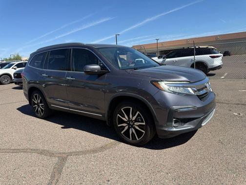 Modern Steel Metallic 2019 Honda Pilot Elite